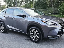 Grå Begagnad 2017 Lexus NX300h Executive Line SUV | 209 900 kr (Marknadspris)