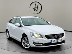 Vit Begagnad 2017 Volvo V60 Standard Kombi | 169 900 kr (Marknadspris)