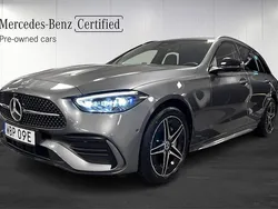Grå Begagnad 2024 Mercedes C300e AMG Kombi | 519 000 kr (Marknadspris)