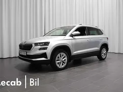Silver (brilliant silver metallic) Begagnad 2023 Skoda Karoq SUV | 304 500 kr (Marknadspris)