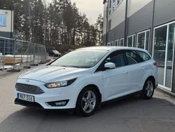 Vit Begagnad 2017 Ford Focus Titanium Kombi | 119 400 kr (Marknadspris)