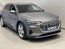 Tyfongrå metallic Begagnad 2021 Audi e-tron Proline SUV | 309 000 kr (Marknadspris)