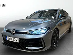 Mörkgrå Begagnad 2025 VW Passat R-line Kombi | 479 900 kr