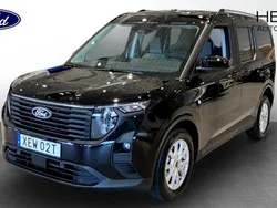 Svart (black) Ny 2025 Ford Tourneo Titanium Van | 260 900 kr (Marknadspris)