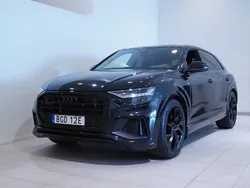 Svart Begagnad 2022 Audi Q8 S-Line SUV | 729 900 kr