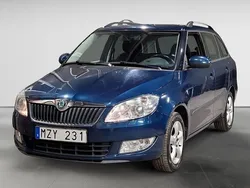 Mörkblå Begagnad 2012 Skoda Fabia Elegance Kombi | 54 900 kr (Marknadspris)