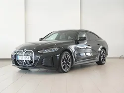 Svart Begagnad 2023 BMW i4 Shadowline Sedan | 599 800 kr