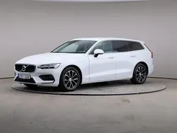 Vit (ice white (solid)) Begagnad 2019 Volvo V60 Momentum Kombi | 259 000 kr (Bra pris)