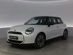 Vit Begagnad 2024 Mini Cooper Halvkombi | 334 900 kr