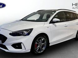 Vit Begagnad 2021 Ford Focus ST-Line Kombi | 209 000 kr (Marknadspris)