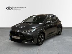 Mörkgrå Begagnad 2024 Toyota Yaris Hybrid Halvkombi | 249 900 kr (Lite dyr)