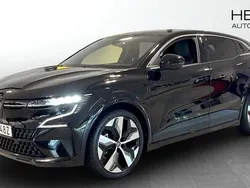 Svart (black) Ny 2024 Renault Mégane Techno Halvkombi | 379 900 kr