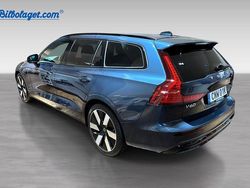 Blå Ny 2025 Volvo V60 Plus Kombi | 697 000 kr