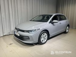 Grå Begagnad 2025 VW Golf VIII Life Halvkombi | 299 900 kr (Bra pris)