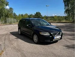 Svart Begagnad 2009 Volvo V50 Kinetic Kombi | 25 000 kr (Marknadspris)