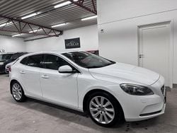 Vit Begagnad 2013 Volvo V40 Summum Halvkombi | 75 000 kr (Marknadspris)