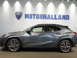 Grå Begagnad 2023 Lexus UX 250h Sport Line SUV | 349 900 kr (Lite dyr)