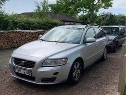 Grå Begagnad 2008 Volvo V50 Kinetic Kombi | 23 000 kr (Marknadspris)