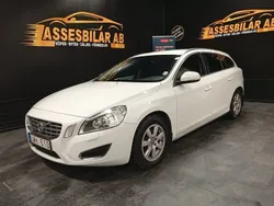 Vit Begagnad 2013 Volvo V60 Momentum Kombi | 124 900 kr (Bra pris)