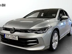 Silver Begagnad 2024 VW Golf VIII Edition Halvkombi | 304 800 kr (Marknadspris)