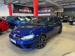 Lapiz blå metallic Begagnad 2016 VW Golf VII R Halvkombi | 249 000 kr (Marknadspris)