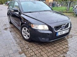Svart Begagnad 2011 Volvo V50 Momentum Kombi | 49 000 kr (Lite dyr)