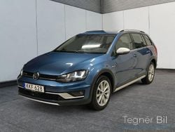 Blå Begagnad 2016 VW Golf Alltrack Kombi | 194 700 kr (Marknadspris)