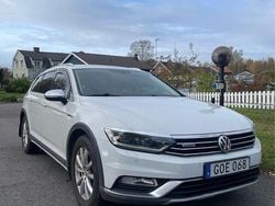 Vit Begagnad 2017 VW Passat Alltrack Kombi | 140 000 kr (Lite dyr)