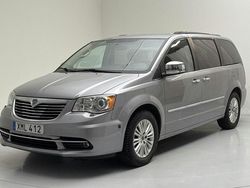 Grå Begagnad 2014 Lancia Voyager Gold Minibuss | 122 000 kr (Bra pris)