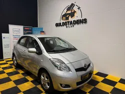 Silver Begagnad 2011 Toyota Yaris Halvkombi | 109 900 kr (Dyr)