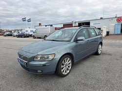 Grön Begagnad 2004 Volvo V50 Kinetic Kombi | 22 900 kr (Dyr)