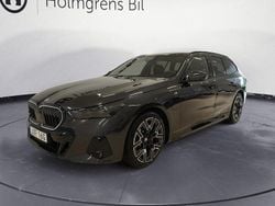 Grå Begagnad 2025 BMW 530e Efficient Dynamics Kombi | 719 800 kr (Lite dyr)
