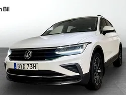 Vit Begagnad 2022 VW Tiguan SUV | 254 900 kr (Bra pris)