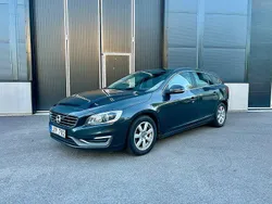 Grå Begagnad 2013 Volvo V60 Momentum Kombi | 109 900 kr (Marknadspris)