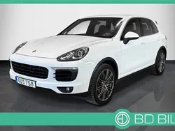 Vit Begagnad 2015 Porsche Cayenne SUV | 276 900 kr (Marknadspris)