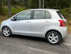 Silver Begagnad 2006 Toyota Yaris Halvkombi | 31 900 kr (Marknadspris)