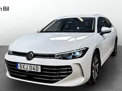 Vit Begagnad 2024 VW Passat Business Kombi | 349 500 kr (Marknadspris)