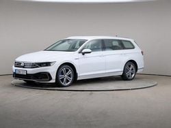 Vit Begagnad 2020 VW Passat Executive Kombi | 239 000 kr (Marknadspris)