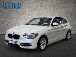 Vit (vit metallic ) Begagnad 2012 BMW 118 Sport Line Halvkombi | 89 900 kr (Marknadspris)
