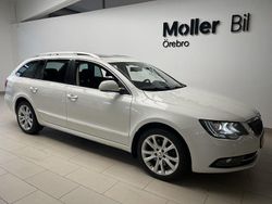 Vit (candy white) Begagnad 2015 Skoda Superb Kombi | 164 900 kr