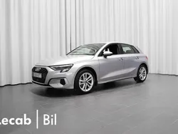 Silver (florettsilver metallic) Begagnad 2024 Audi A3 Sportback Advanced Kombi | 284 500 kr (Marknadspris)
