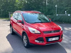 Röd Begagnad 2014 Ford Kuga Titanium SUV | 80 000 kr (Superpris)