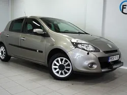 Ljusbrun (brun metallic) Begagnad 2012 Renault Clio IV Halvkombi | 77 900 kr