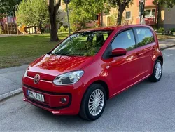 Röd Begagnad 2014 VW up! high up! Halvkombi | 75 000 kr (Lite dyr)