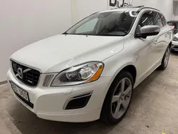 Vit (vit pärlemor) Begagnad 2013 Volvo XC60 R-Design SUV | 99 500 kr (Bra pris)