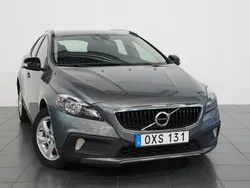 Grå Begagnad 2018 Volvo V40 CC Business Edition Kombi | 164 900 kr (Marknadspris)