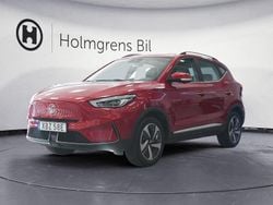 Röd (diamond red) Begagnad 2022 MG ZS Luxury Sedan | 229 900 kr (Bra pris)