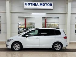 Vit Begagnad 2016 VW Touran Minibuss | 209 900 kr (Marknadspris)