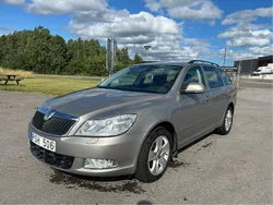 Brun Begagnad 2010 Skoda Octavia Elegance Kombi | 40 000 kr (Superpris)