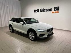 Vit Begagnad 2020 Volvo V60 CC SE Kombi | 279 500 kr (Marknadspris)
